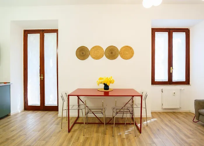 Simi Palombini, Con Giardino Holiday home Rome