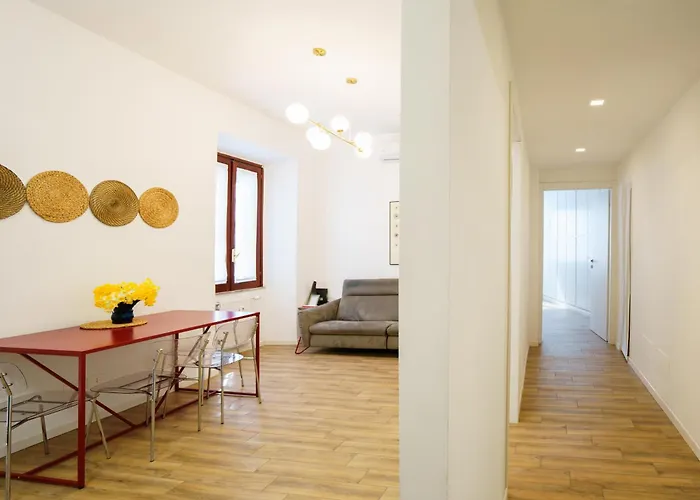 Simi Palombini, Con Giardino Holiday home